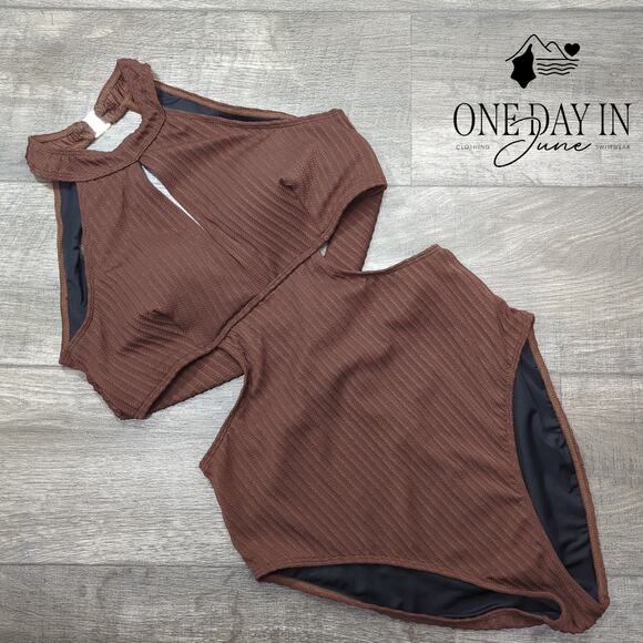 Cupshe Textured Cut Out High Neck One Piece Swimsuit Size L - Picture 3 of 7